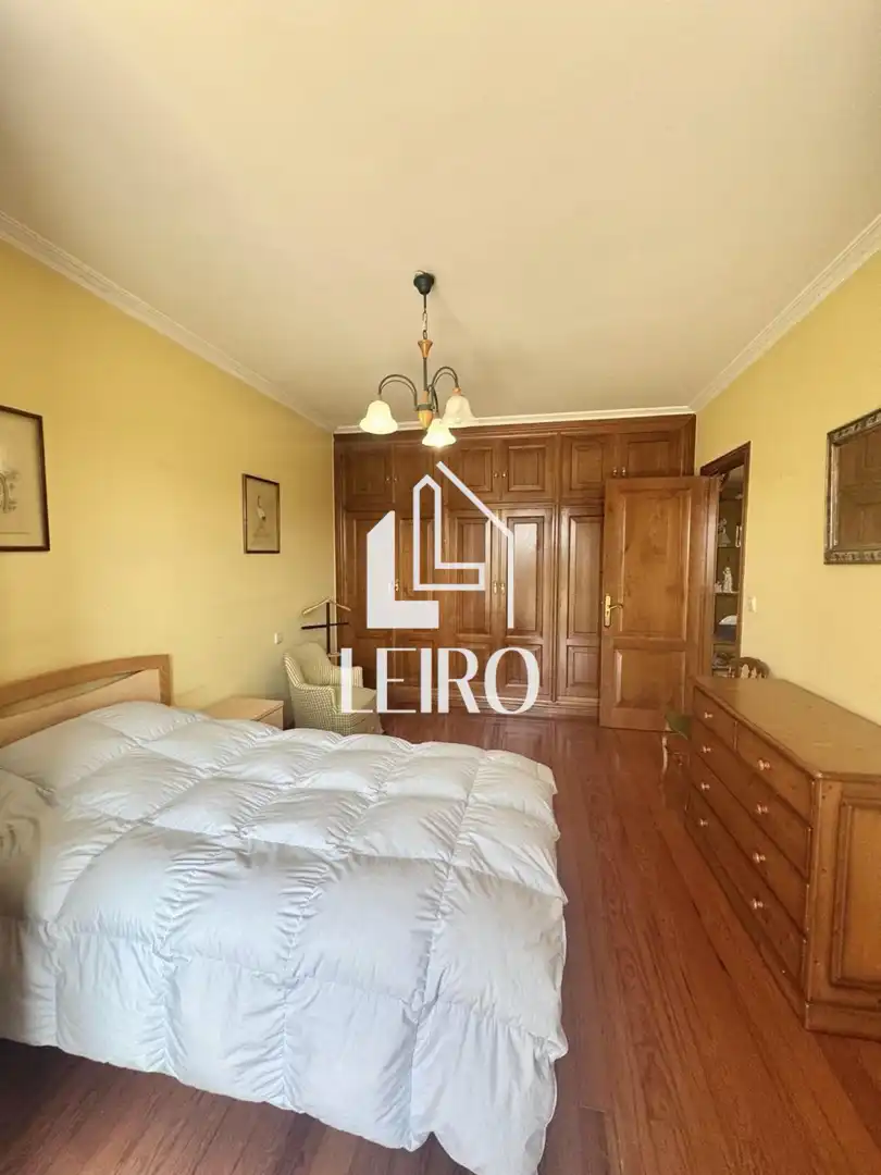 Dormitori de Casa o xalet en venda en Vilagarcía de Arousa amb Calefacció, Jardí privat i Parquet