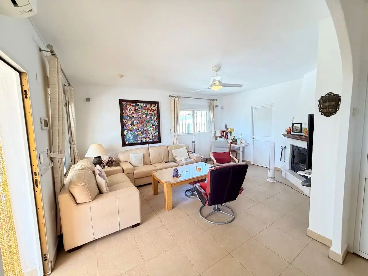 Sala de estar de Casa o chalet en venta en Vélez-Málaga con Aire acondicionado, Calefacción y Jardín privado