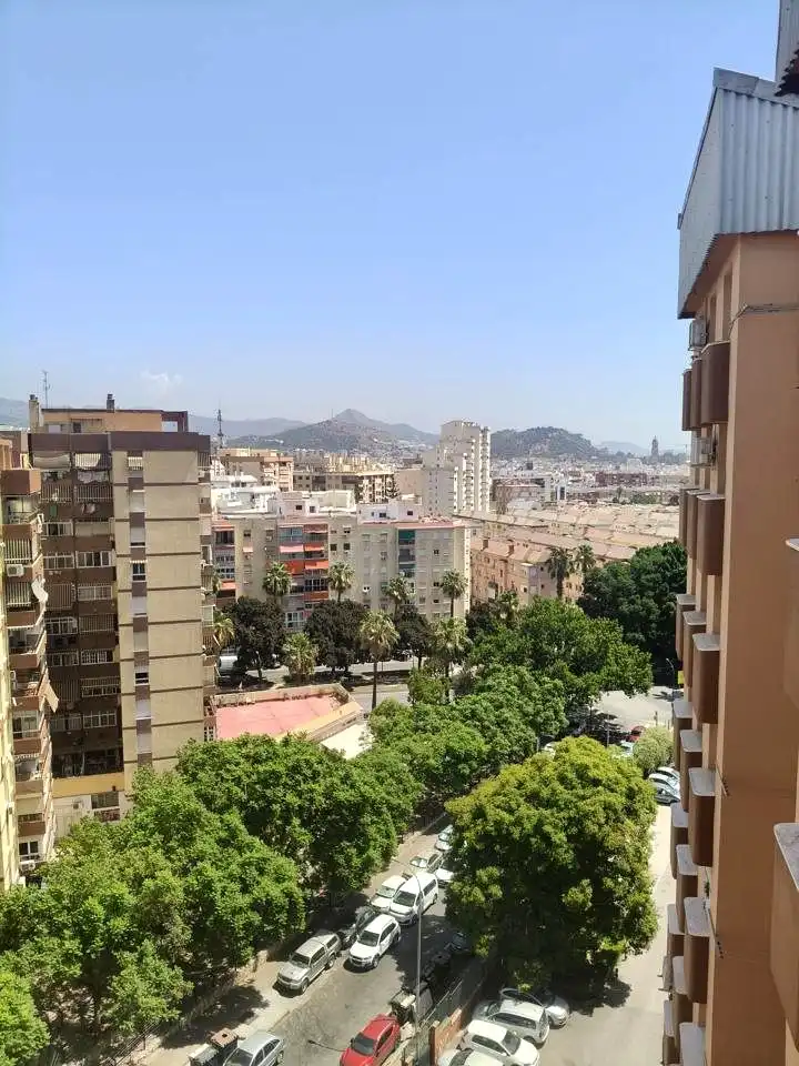 Vista exterior de Pis en venda en Málaga amb Traster