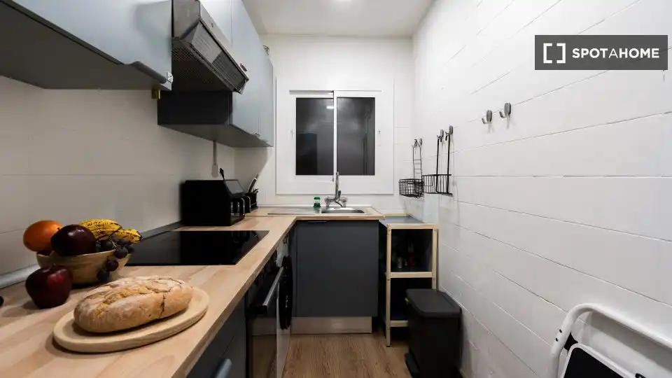 Küche von Wohnung zur untervermieten in Sabadell mit Klimaanlage, Heizung und Möbliert