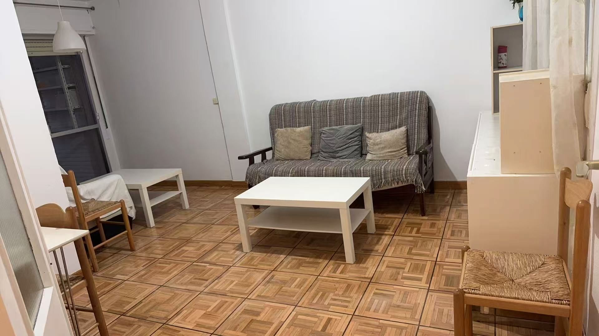 Living room of Flat for rent in  Madrid Capital  with Heating, Terrace and Furnished