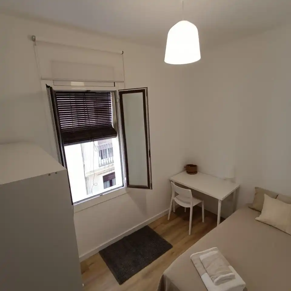 Habitación de Piso en venta en Barcelona con Parquet, Trastero y Amueblado