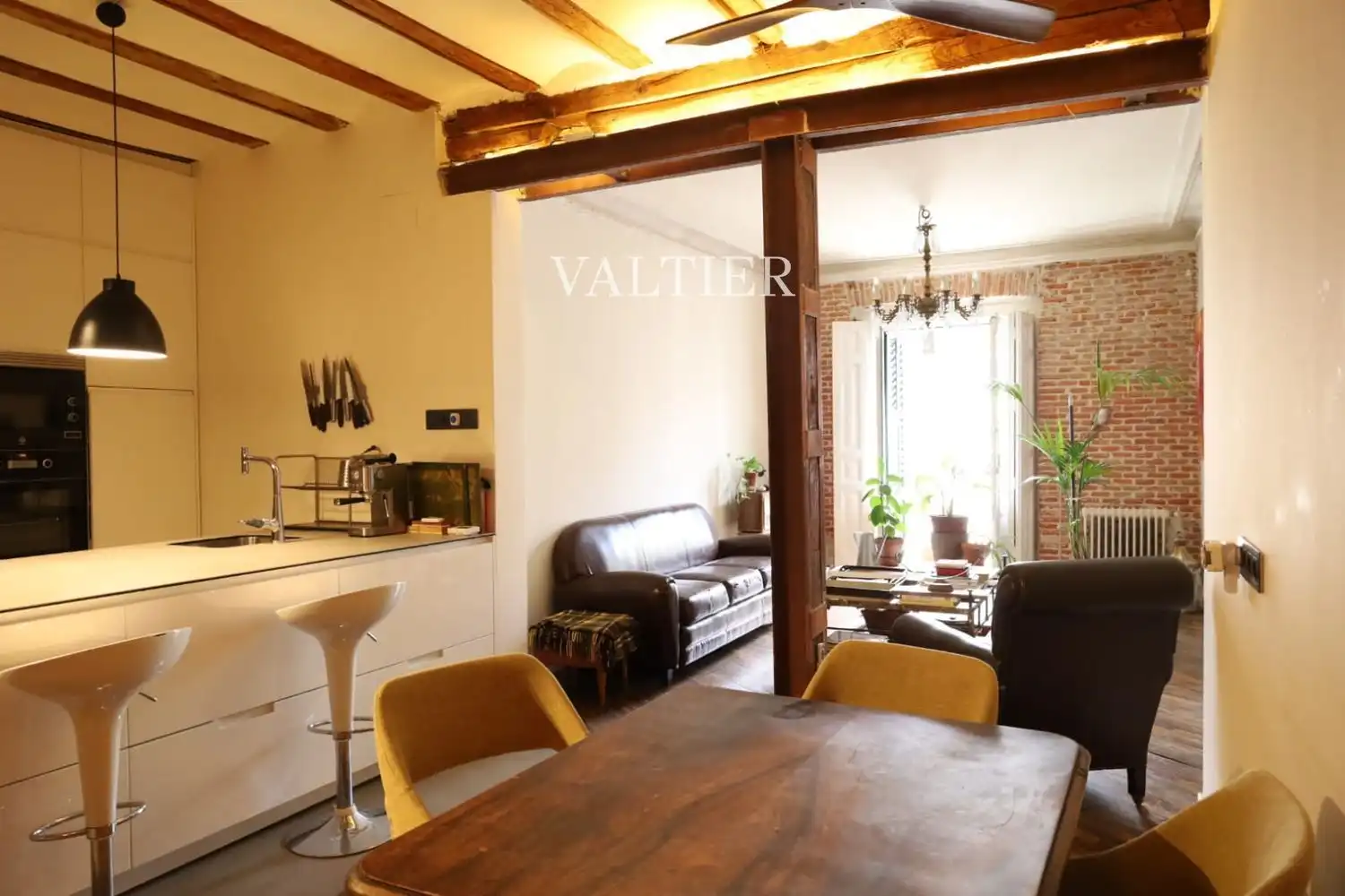 Living room of Flat for rent in Madrid  with Air Conditioner, Storage room and Furnished