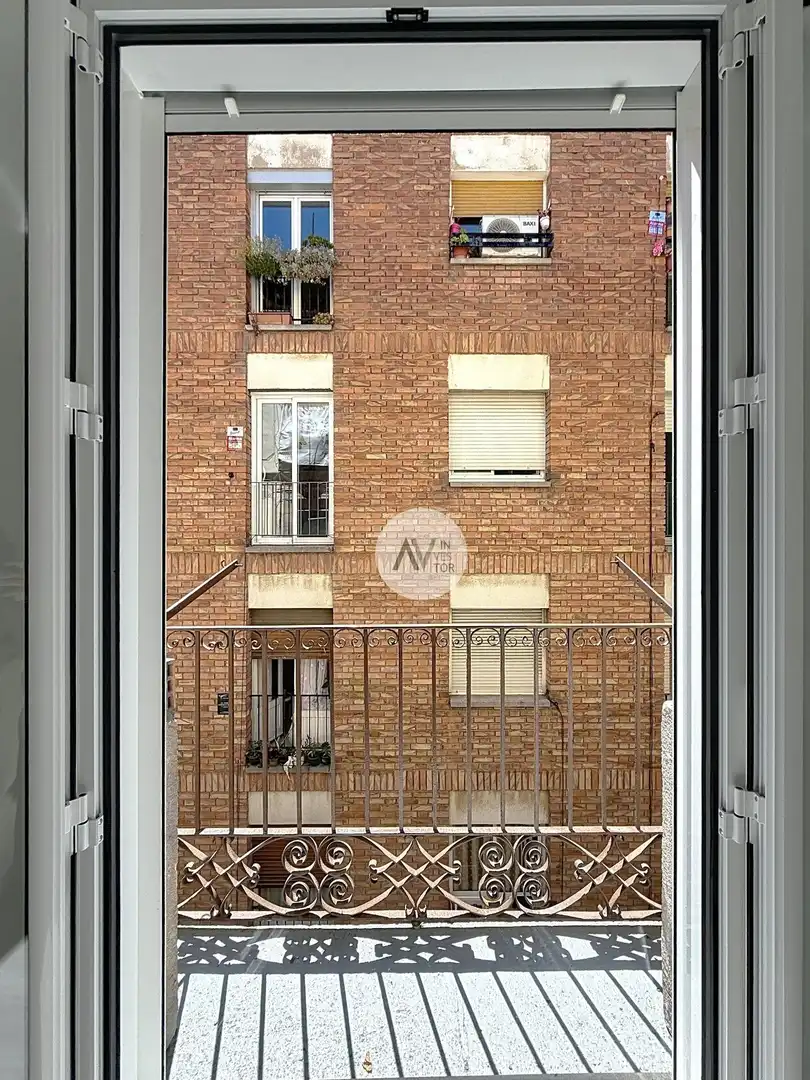 Vista exterior de Apartamento en venta en Barcelona con Terraza y Balcón