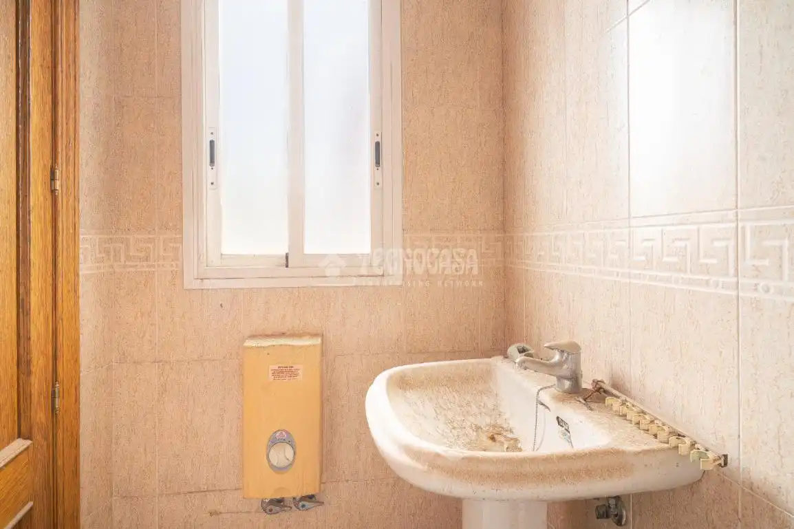 Bany de Pis en venda en Úbeda amb Aire condicionat, Calefacció i Terrassa
