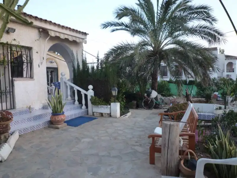 Chalet con jardín en venta en Calle Áncora 88