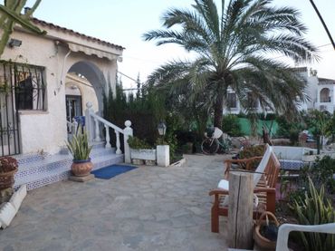 Detached house with garden for sale in Calle Áncora 88