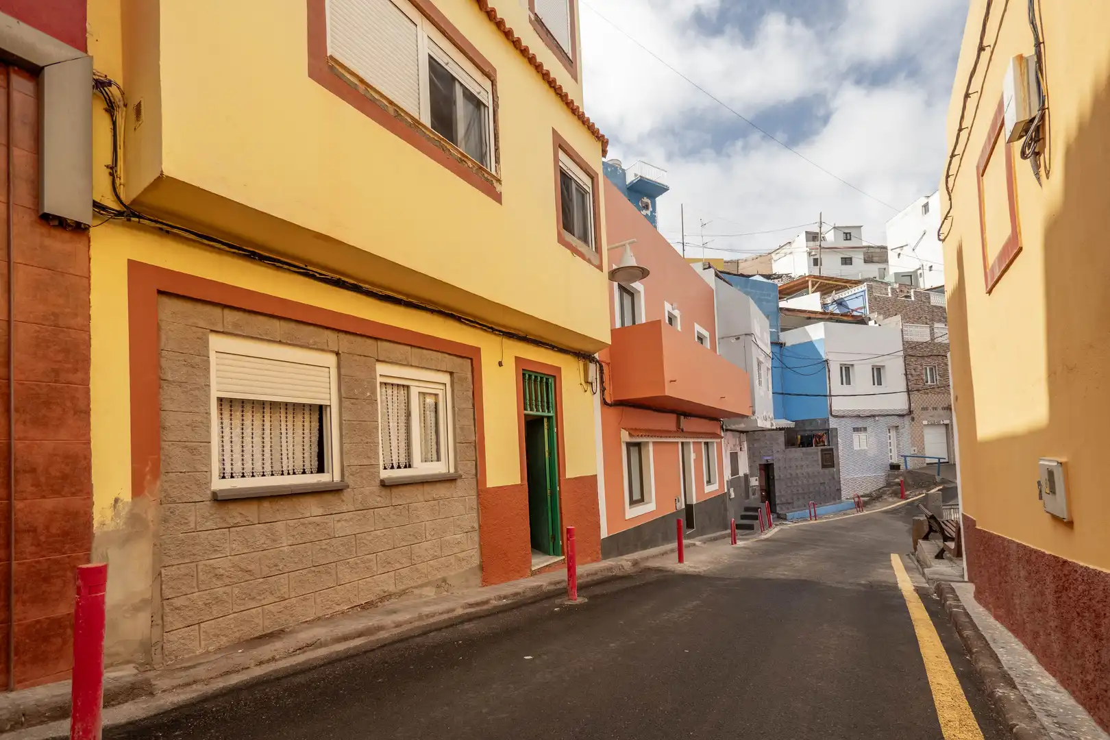Vista exterior de Casa o xalet en venda en Santa María de Guía de Gran Canaria amb Terrassa, Moblat i Balcó