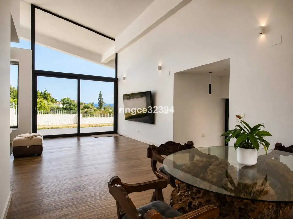 Living room of Houses for sale in Estepona  with Air Conditioner, Private garden and Terrace