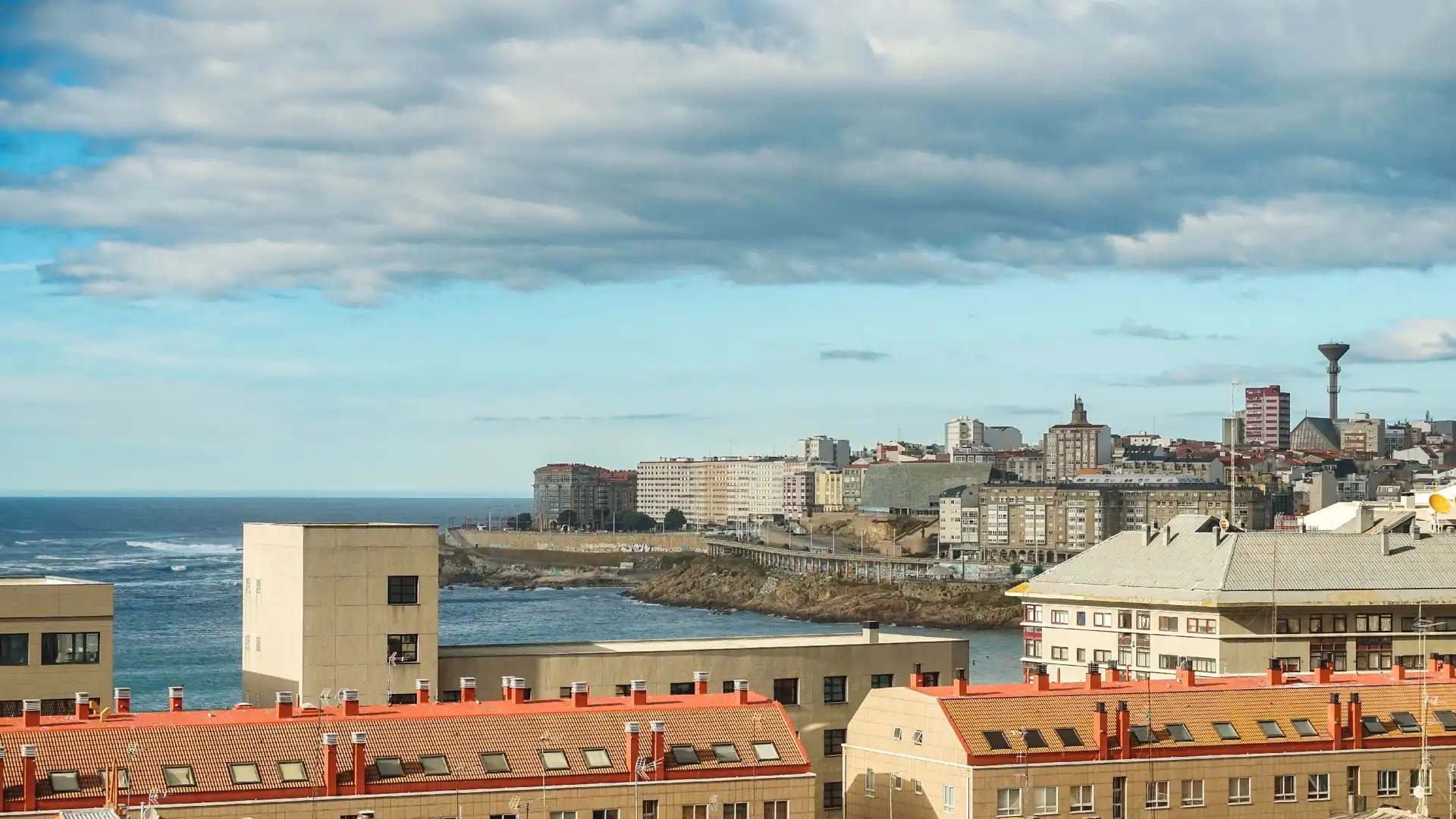 Vista exterior de Pis en venda en A Coruña Capital  amb Calefacció, Parquet i Terrassa