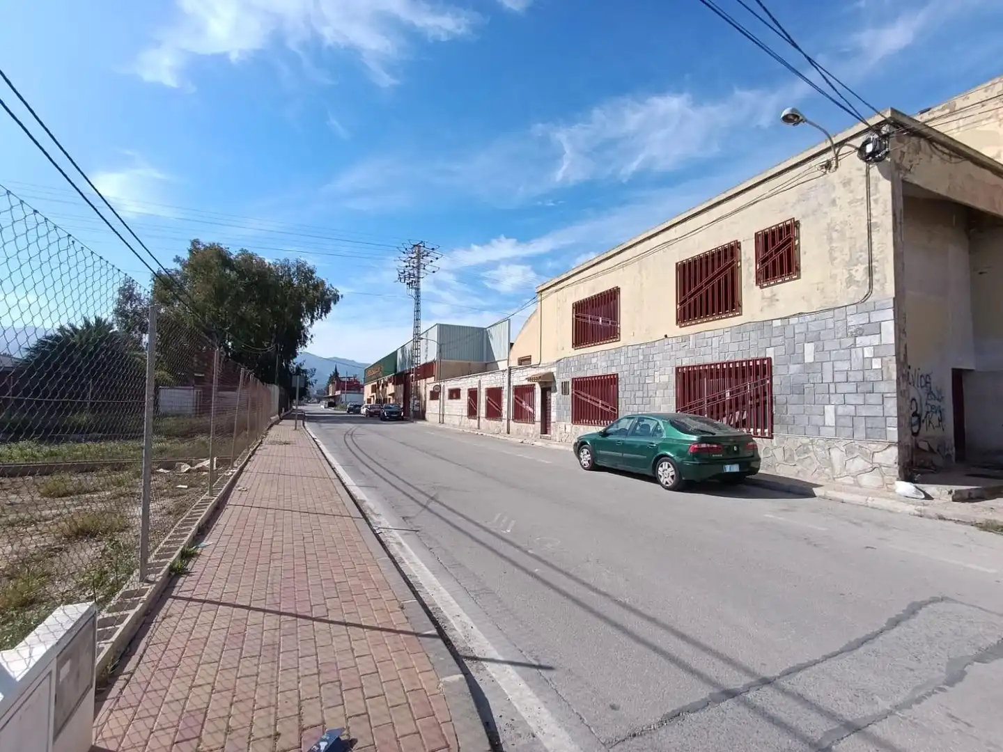 Vista exterior de Nave industrial de alquiler en Murcia