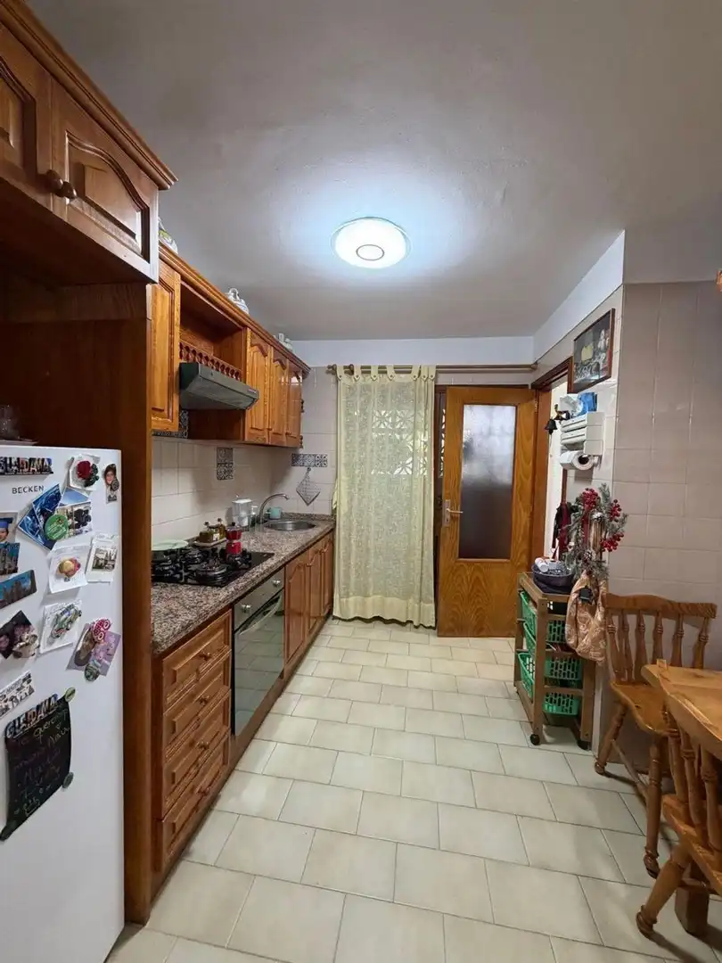 Cuina de Casa adosada en venda en Puerto de la Cruz amb Jardí privat, Terrassa i Moblat