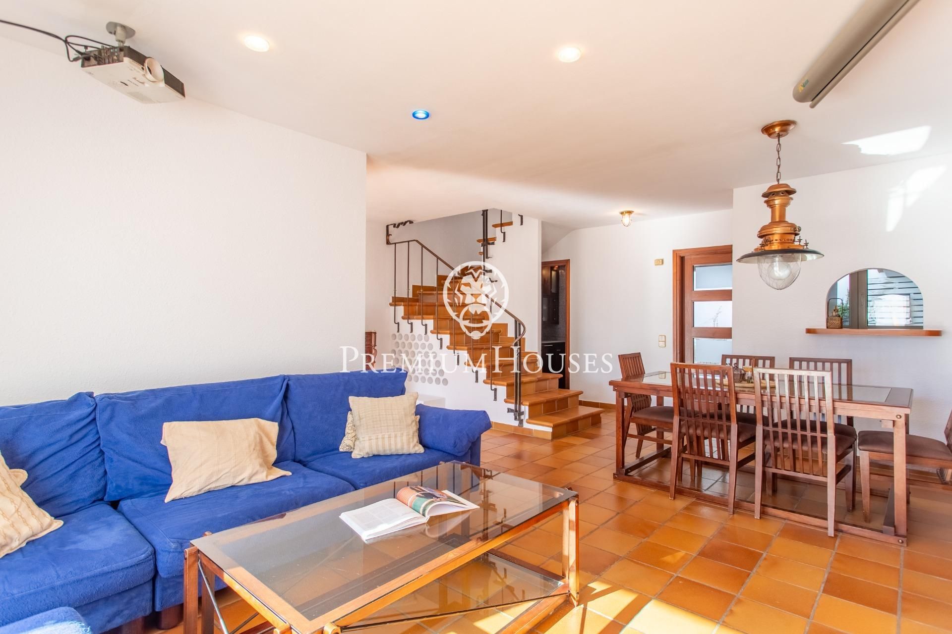 Living room of Single-family semi-detached for sale in Sant Pol de Mar  with Heating, Balcony and Community pool