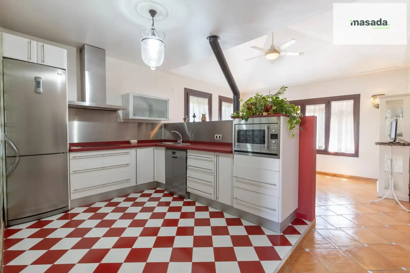 Cocina de Casa o chalet en venta en Vegas del Genil con Jardín privado, Piscina y Alarma