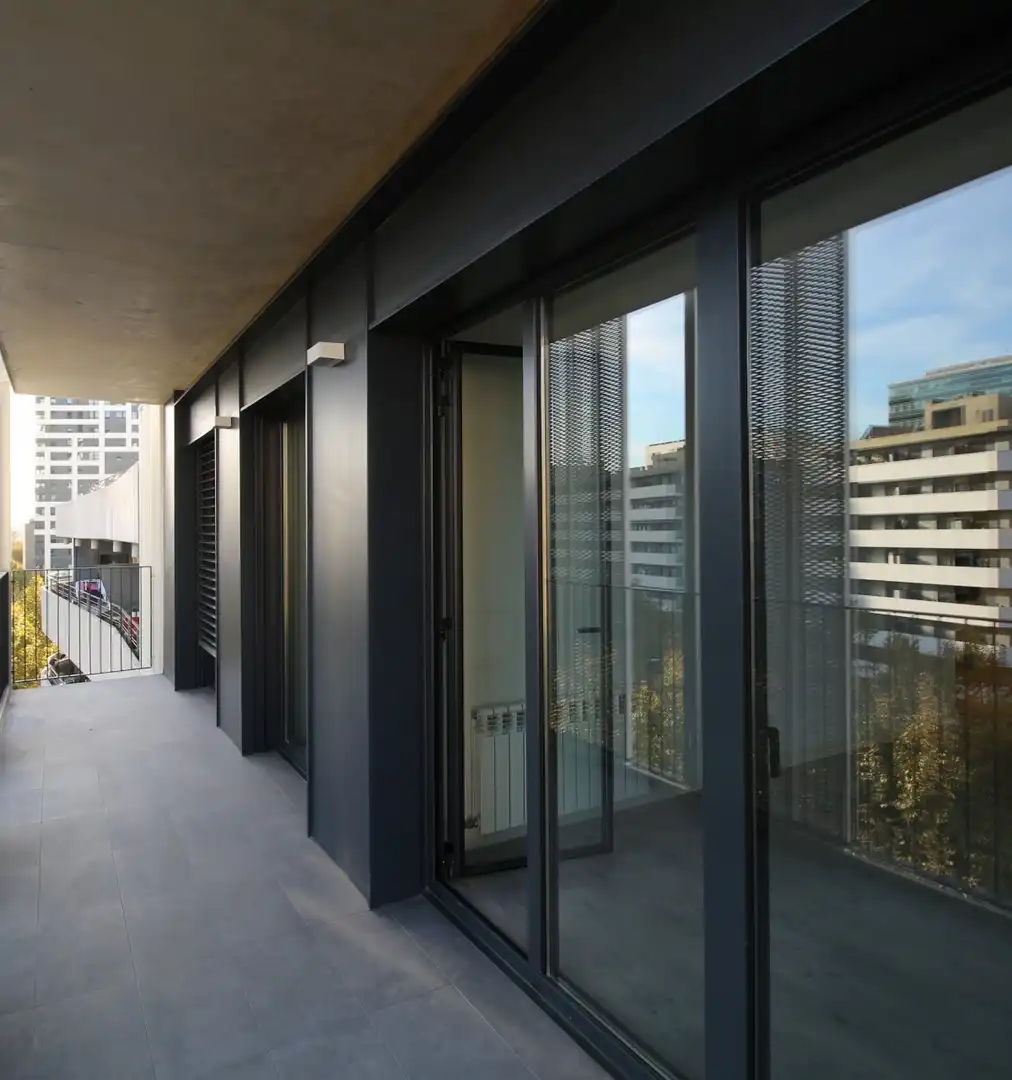 Vista exterior de Piso de alquiler en Barcelona con Aire acondicionado, Calefacción y Terraza