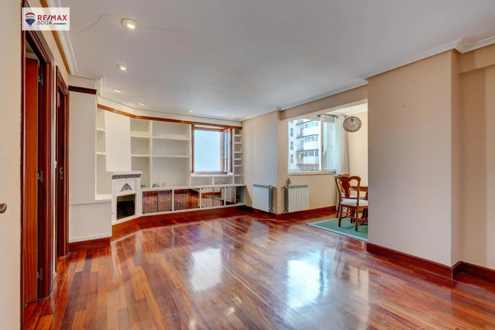 Living room of Flat for sale in Errenteria  with Parquet flooring and Furnished