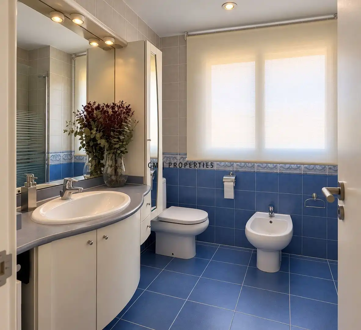 Bathroom of Detached homes for rent in Campolivar