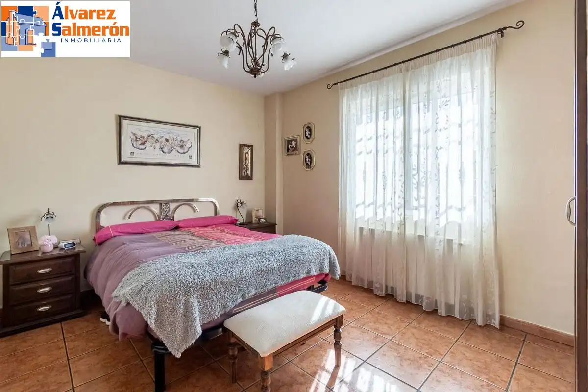 Detached house with pool for sale in Calle del Arache, imagen 16