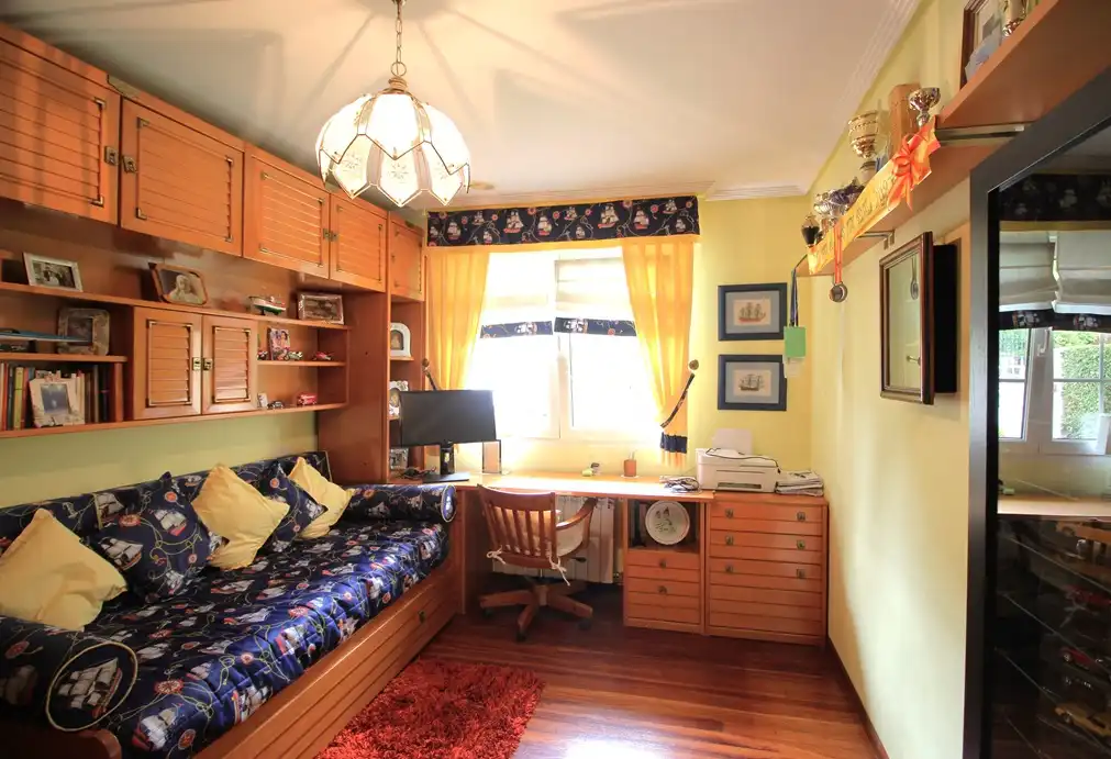 Habitación de Casa o chalet en venta en Parres con Piscina y Amueblado