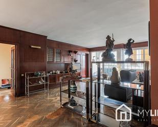 Living room of Apartment for sale in  Barcelona Capital  with Air Conditioner, Heating and Parquet flooring