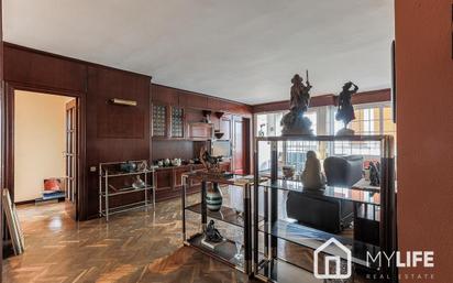 Sala d'estar de Apartament en venda en  Barcelona Capital amb Aire condicionat, Calefacció i Parquet