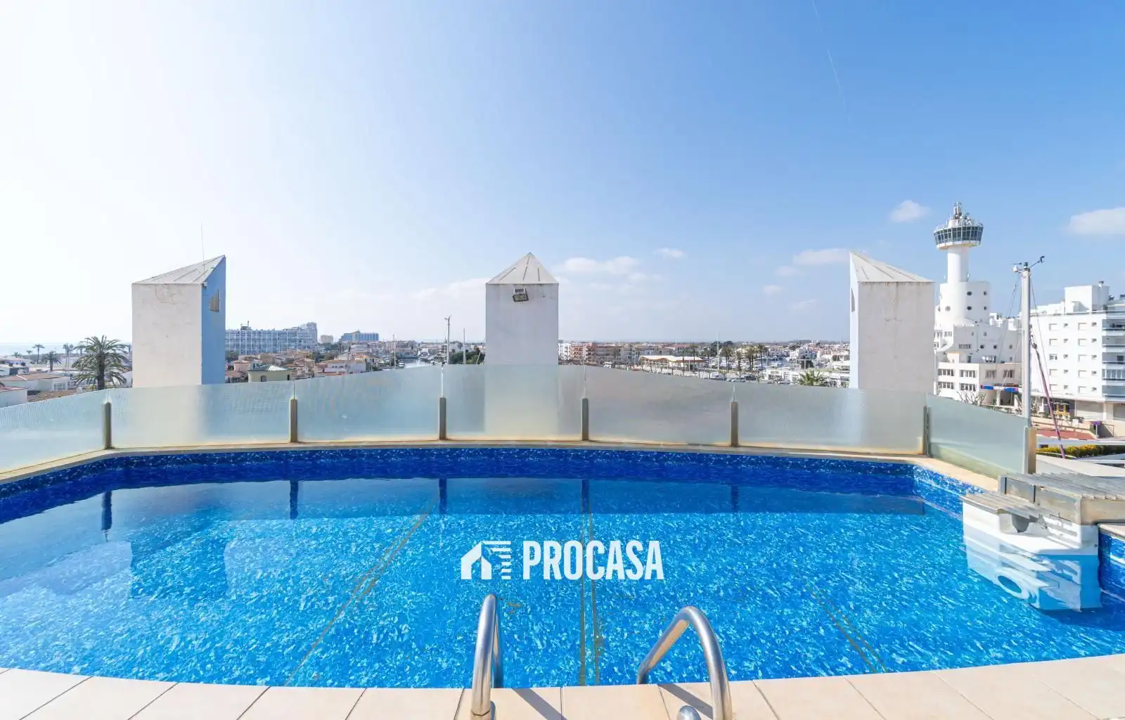 Schwimmbecken von Wohnung zum Verkauf in Empuriabrava mit Klimaanlage, Heizung und Terrasse