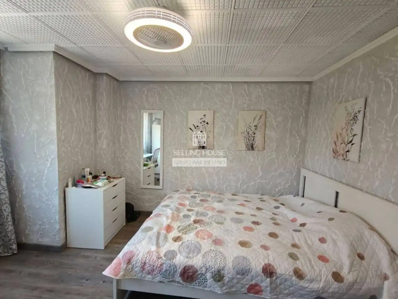 Habitación de Piso en venta en Xirivella con Aire acondicionado y Amueblado