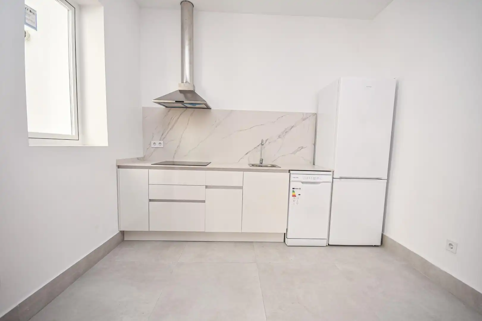 Küche von Wohnung zur Miete in  Palma de Mallorca mit Terrasse, Abstellraum und Balkon