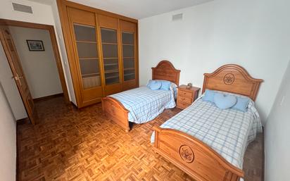 Bedroom of Flat for sale in  Jaén Capital  with Air Conditioner, Heating and Parquet flooring