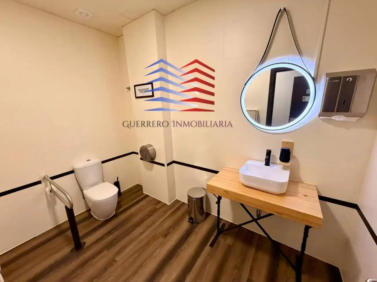 Commercial properties for rent in Ourense Capital   with Air Conditioner and Alarm