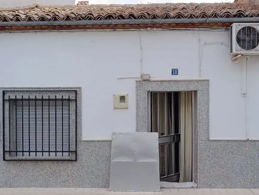 Vista exterior de Planta baixa en venda en Villanueva del Arzobispo amb Aire condicionat