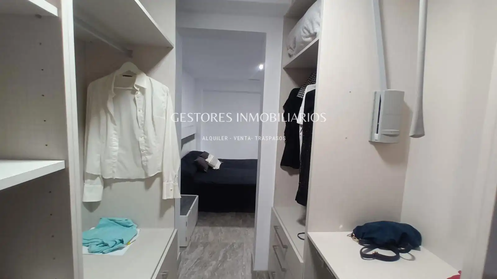 Dormitori de Casa o xalet en venda en Gaianes, Alicante