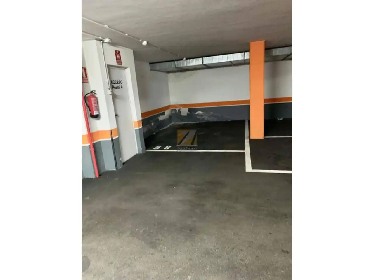 Aparcament de Pis de lloguer en Oviedo  amb Calefacció, Parquet i Moblat