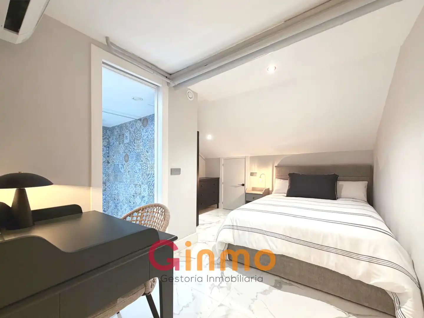 Schlafzimmer von Wohnung zur Miete in Madrid mit Klimaanlage, Heizung und Möbliert
