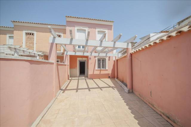 Casa adosada en Venta en El Coto en Huévar del Aljarafe