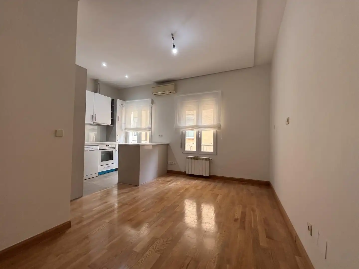Küche von Wohnung zur Miete in Madrid mit Klimaanlage, Heizung und Alarm