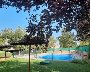 Swimming pool of Flat to rent in Majadahonda  with Terrace, Storage room and Oven