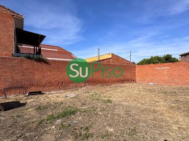 Terreno residencial en venta en Calle Guadilla 4B