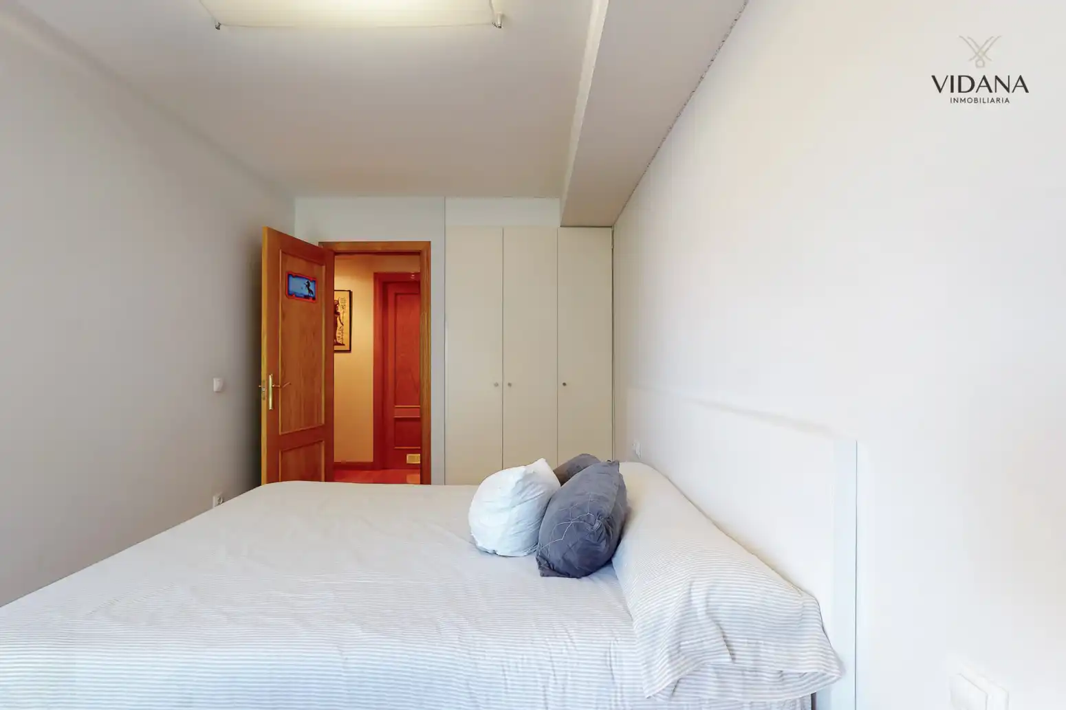 Habitación de Ático en venta en  Pamplona / Iruña con Calefacción, Jardín privado y Parquet