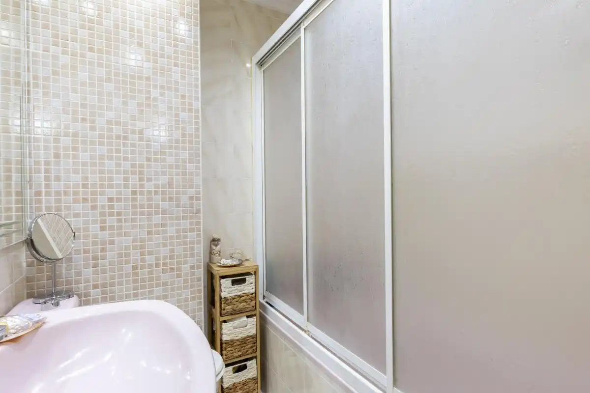 Baño de Piso en venta en Mislata con Aire acondicionado, Calefacción y Terraza