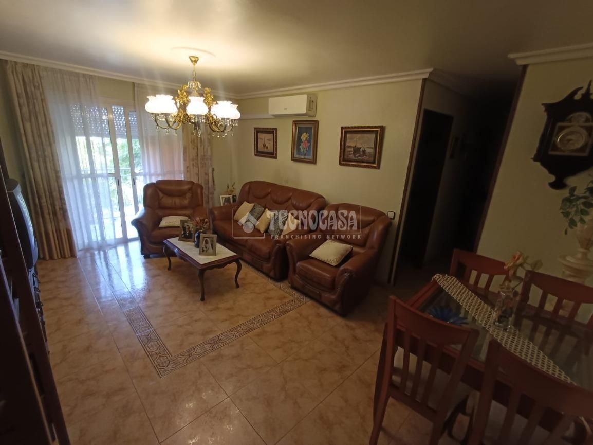 Sala d'estar de Pis en venda en  Sevilla Capital amb Aire condicionat