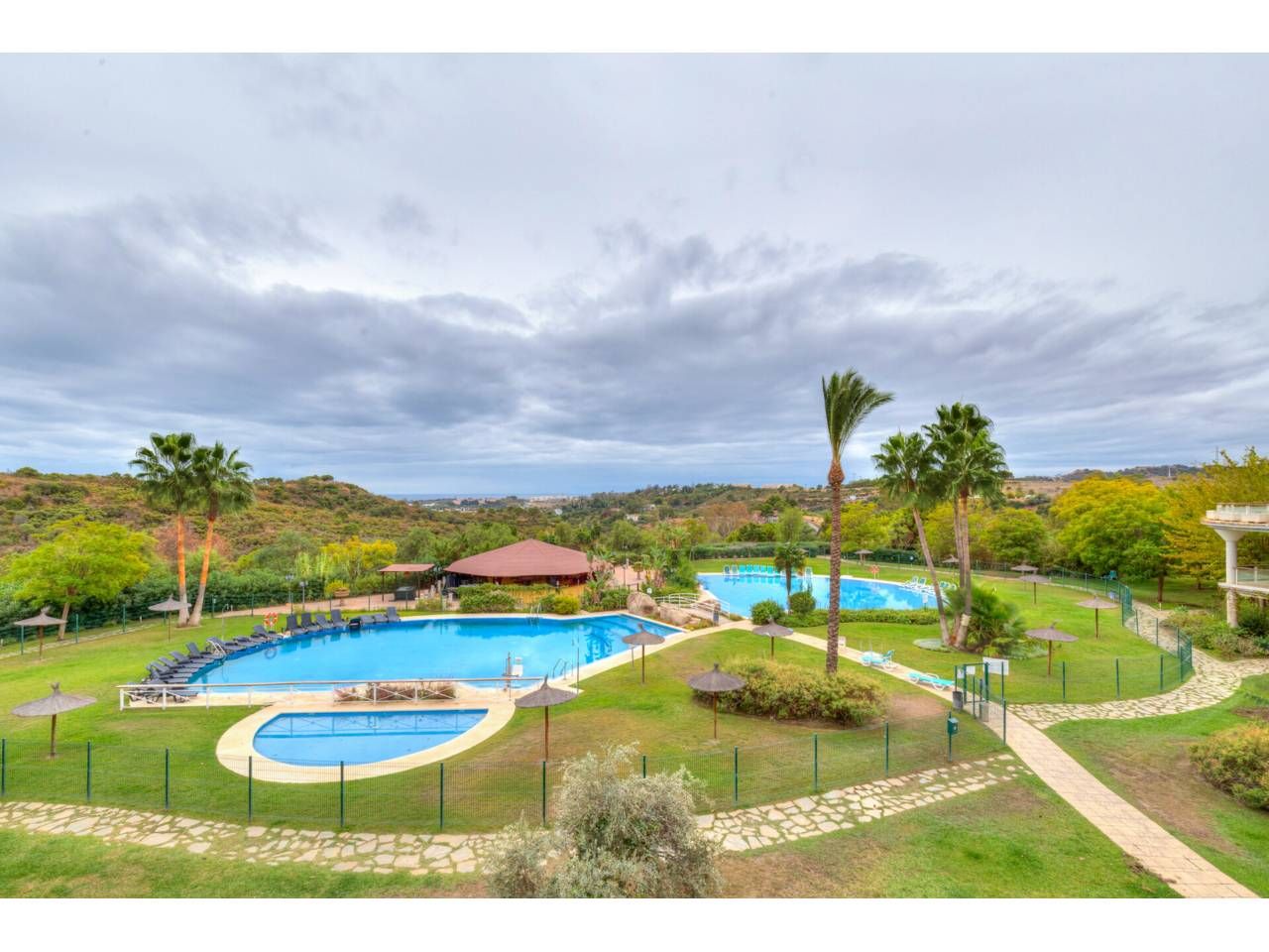 Swimming pool of Duplex for sale in Benahavís  with Air Conditioner, Terrace and Storage room