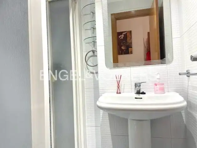 Bathroom of Flat for rent in Sagunto / Sagunt  with Air Conditioner, Heating and Furnished