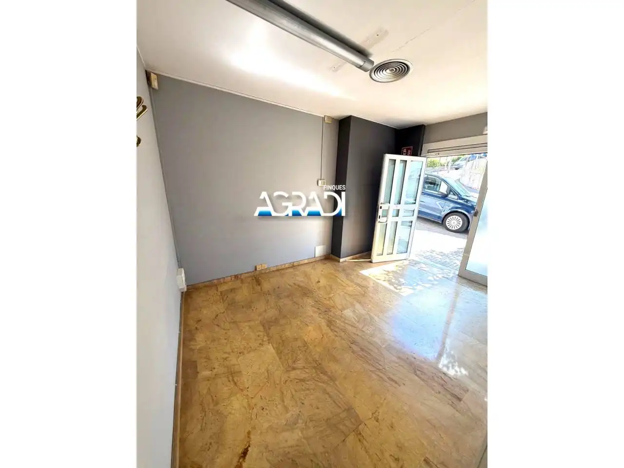 Local comercial de lloguer a Calle lluis vives 35, imagen 5