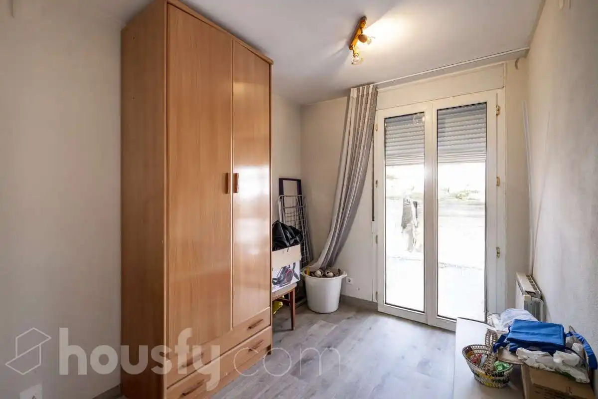 Piso en venta en Santa Perpètua de Mogoda con Balcón