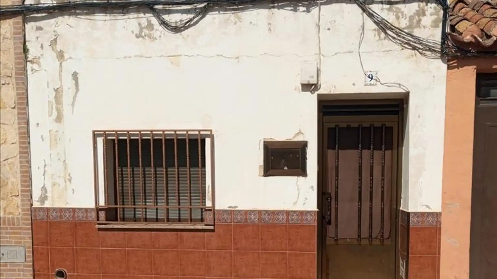 Vista exterior de Casa adosada en venta en Tomelloso con Terraza