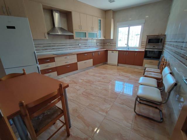 Casa-chalet en Alquiler en Perín