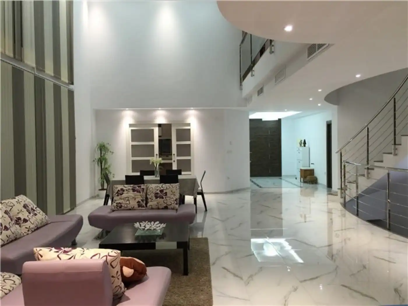 Sala d'estar de Casa o xalet en venda en Elche / Elx amb Aire condicionat, Calefacció i Jardí privat