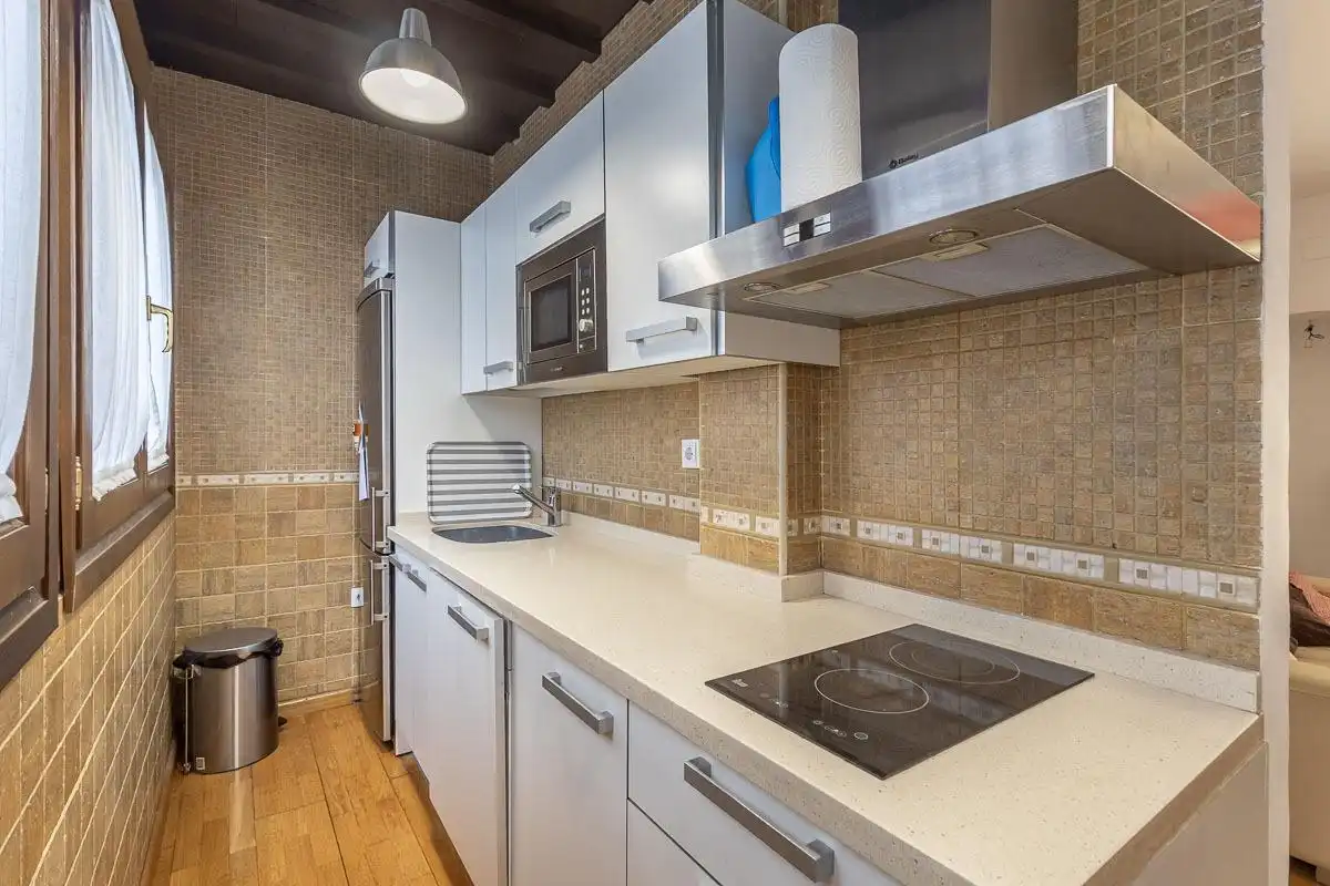 Cocina de Piso de alquiler en Granada con Aire acondicionado, Calefacción y Amueblado