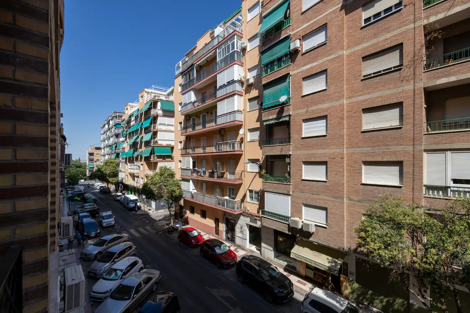 Vista exterior de Pis de lloguer en Granada amb Calefacció, Moblat i Rentadora